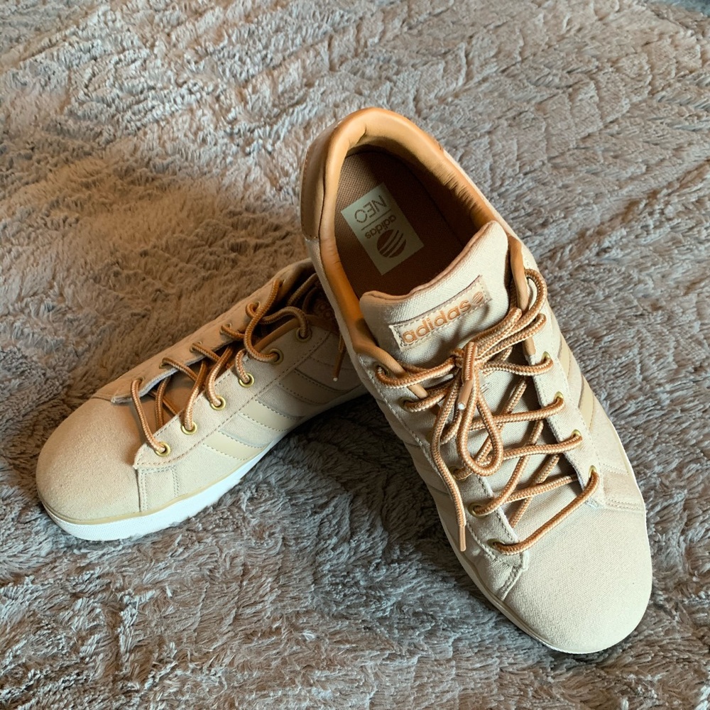 Adidas Neo. Like new.